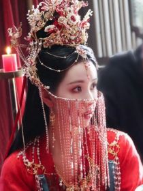 长月烬明：白莲花美人她心如蛇蝎